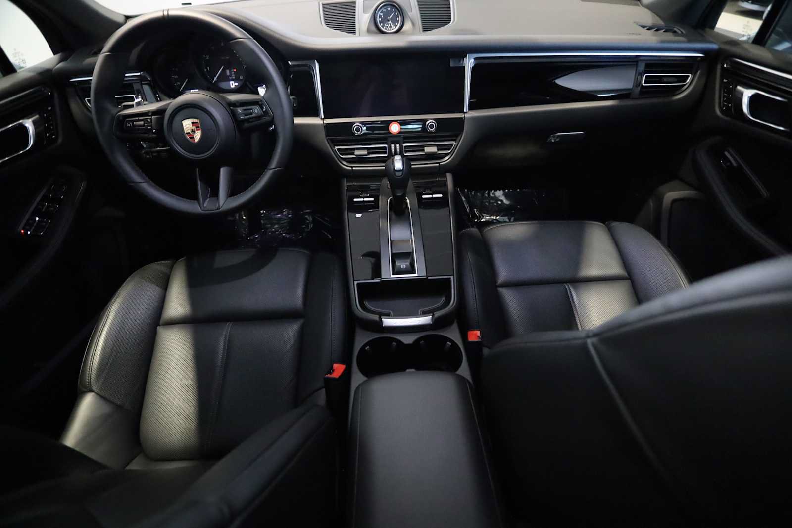 Used 2025 Porsche Macan AWD/4WD image 20