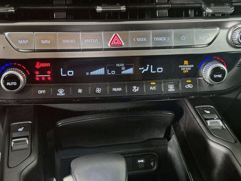 Used 2025 Kia Telluride S FWD image 24