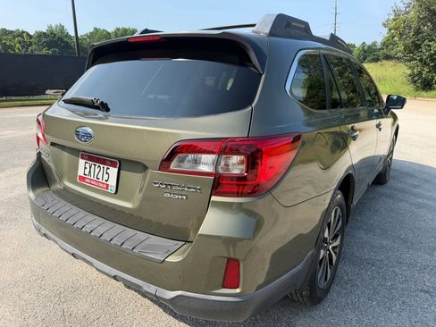 Used 2015 Subaru Outback 3.6R Limited AWD/4WD image 5