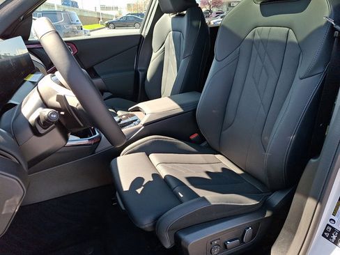 Certified 2025 BMW X3 xDrive30i w/ Premium Package AWD/4WD image 14