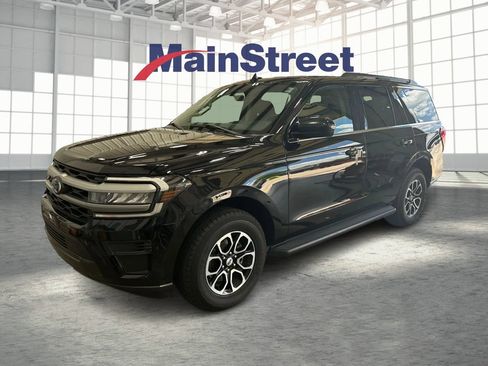 Used 2024 Ford Expedition XLT AWD/4WD image 1