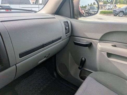 Used 2011 Chevrolet Silverado 1500 W/T w/ LS Package AWD/4WD image 17