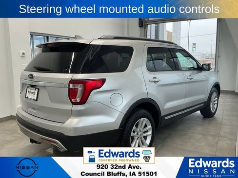 Used 2017 Ford Explorer XLT w/ Equipment Group 201A FWD image 11