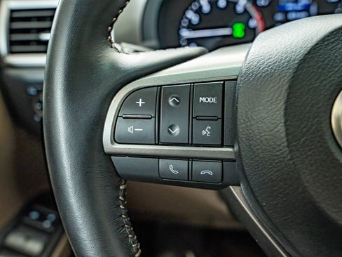 Used 2023 Lexus GX 460 Premium w/ Accessory Package AWD/4WD image 21
