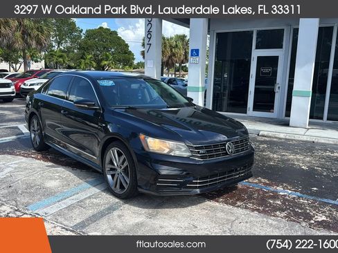 Used 2017 Volkswagen Passat 1.8T R-Line FWD image 3