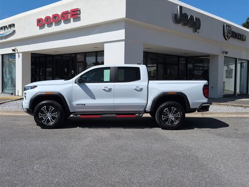 Used 2025 GMC Canyon AT4 image 9