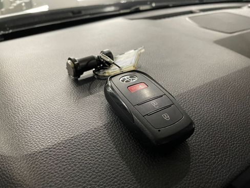 Used 2025 Toyota 4Runner TRD Off-Road image 22