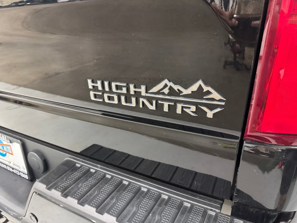 Used 2022 Chevrolet Silverado 1500 High Country w/ Safety Package II AWD/4WD image 31