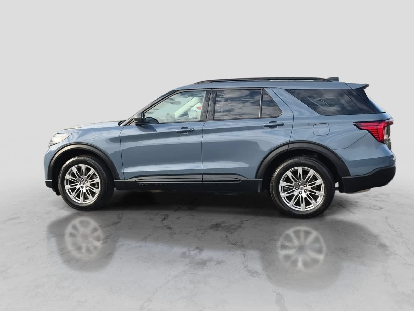 Used 2026 Ford Explorer Active w/ Active Comfort Package AWD/4WD image 5