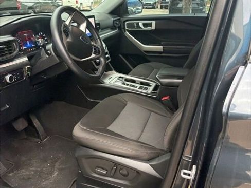 Used 2023 Ford Explorer XLT RWD image 6
