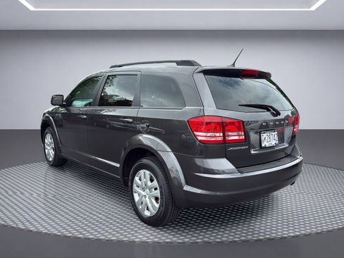 Used 2018 Dodge Journey SE w/ Connectivity Group FWD image 4