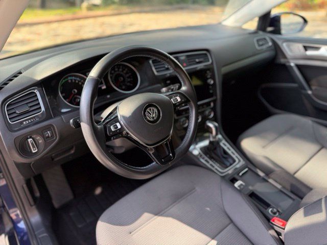 Used 2019 Volkswagen e-Golf SE FWD image 10