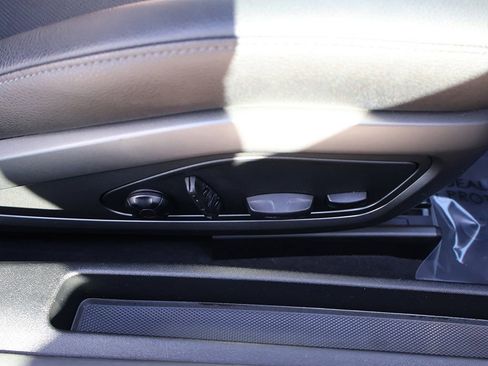 Used 2023 Porsche 911 Carrera w/ Premium Package image 36