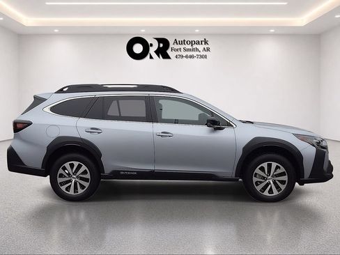 Used 2024 Subaru Outback Premium AWD/4WD image 6