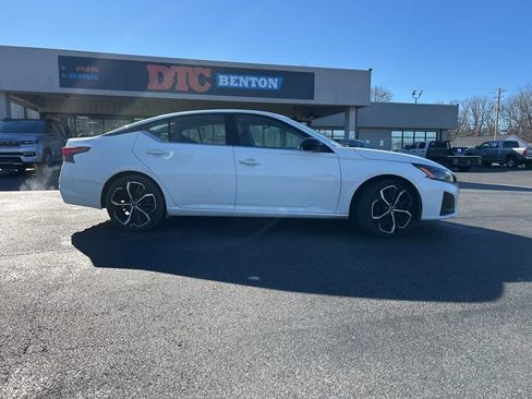 Used 2024 Nissan Altima 2.5 SR image 3