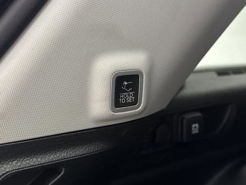 Used 2023 Jeep Grand Cherokee Laredo w/ Luxury Tech Group I image 14