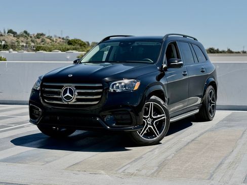 New 2026 Mercedes-Benz GLS 450 4MATIC image 2
