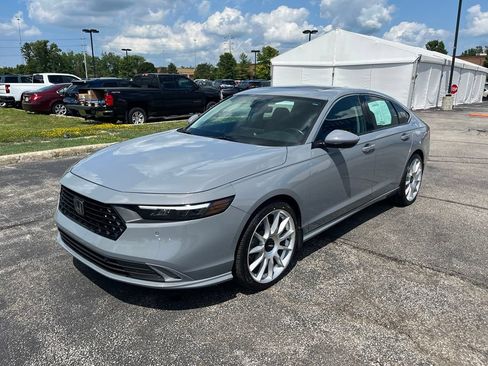 Used 2023 Honda Accord EX-L image 3