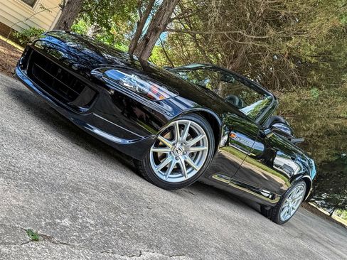 Used 2005 Honda S2000 image 8