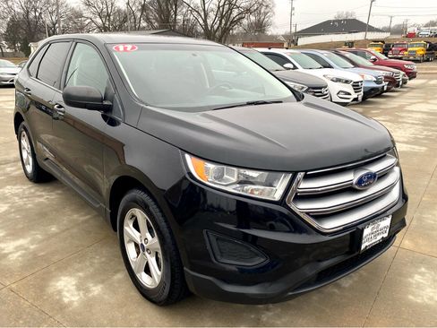 Used 2017 Ford Edge SE image 4