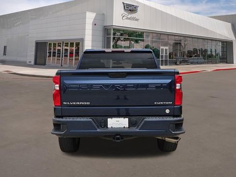 Used 2020 Chevrolet Silverado 1500 Custom w/ Custom Value Package image 5