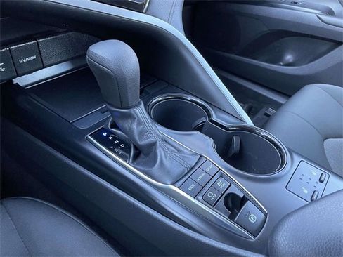 Used 2019 Toyota Camry LE image 29