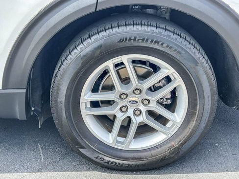 Used 2025 Ford Explorer Active RWD image 12
