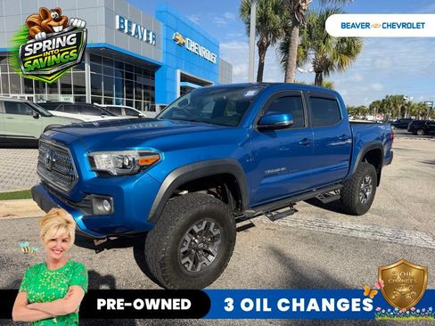 Used 2017 Toyota Tacoma TRD Off-Road w/ Tow Package (A/T) image 1