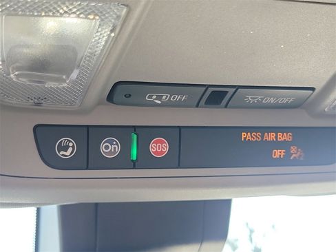 Used 2023 GMC Terrain SLT image 19