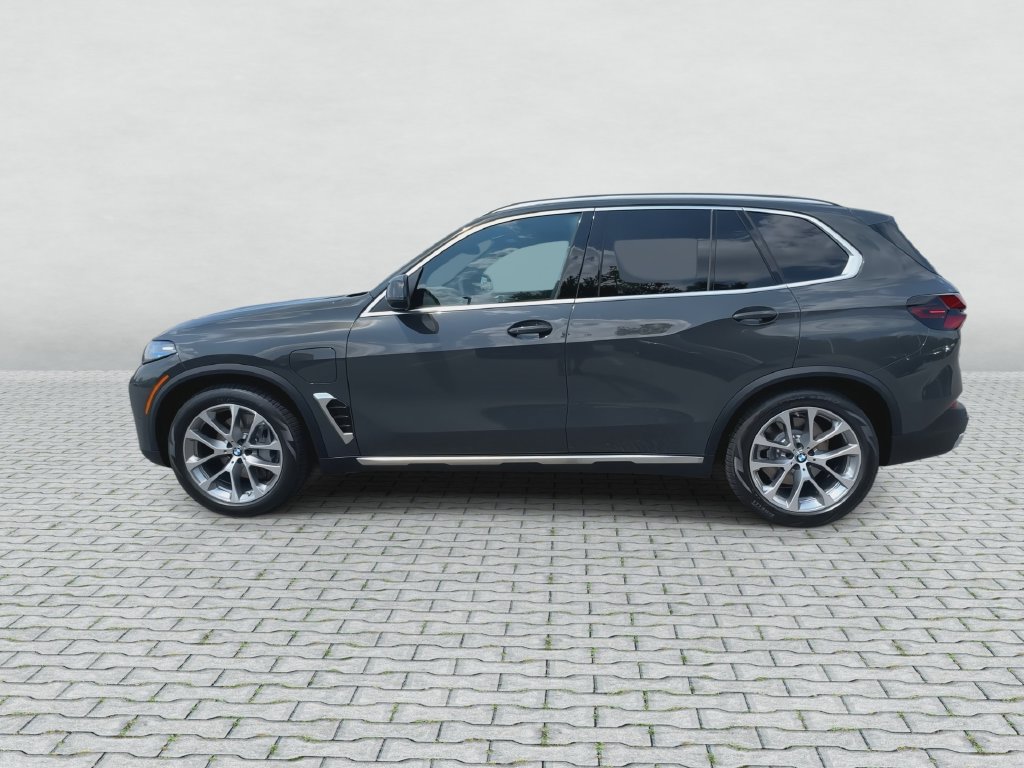Used 2026 BMW X5 xDrive50e w/ Executive Package AWD/4WD image 5