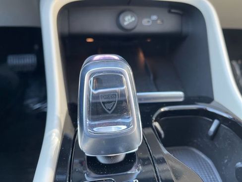 Certified 2023 Volvo XC40 B5 Plus w/ Climate Package image 35