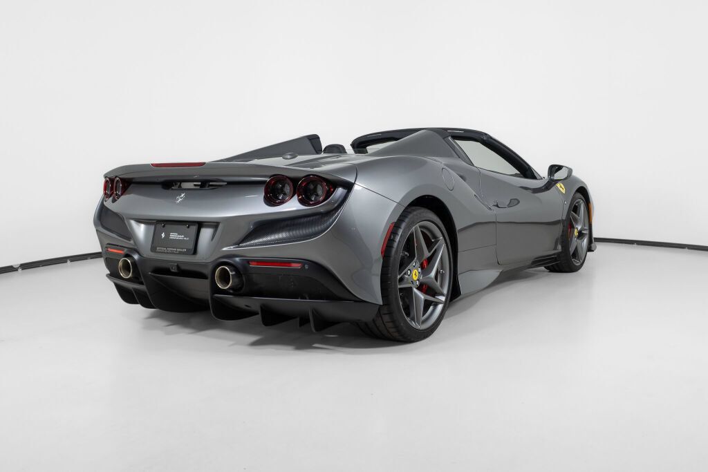 Used 2022 Ferrari F8 Tributo RWD image 9