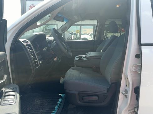 Used 2018 RAM 2500 Tradesman w/ Chrome Appearance Group AWD/4WD image 12