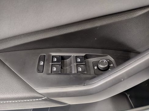 New 2026 Volkswagen Jetta SE FWD image 17