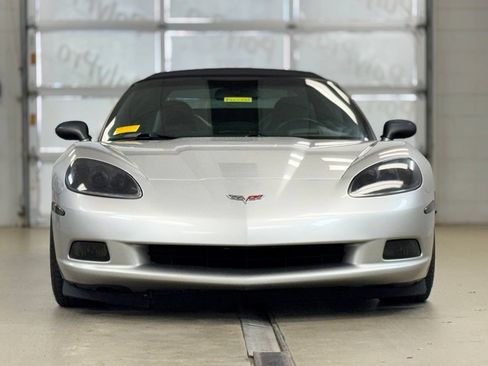 Used 2005 Chevrolet Corvette Convertible w/ Preferred Equipment Group RWD image 2