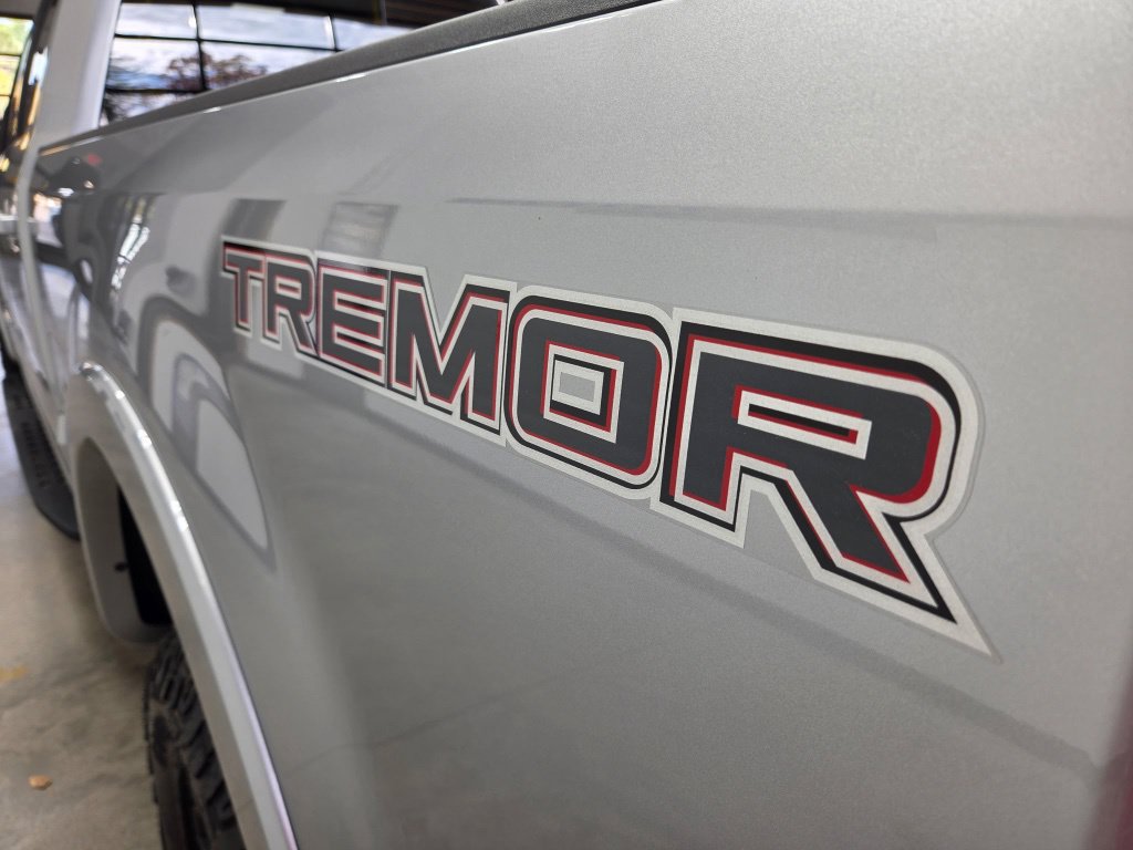 Used 2022 Ford F250 Lariat w/ Tremor Off-Road Package AWD/4WD image 14