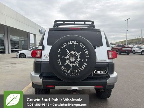 Used 2007 Toyota FJ Cruiser 4WD image 5