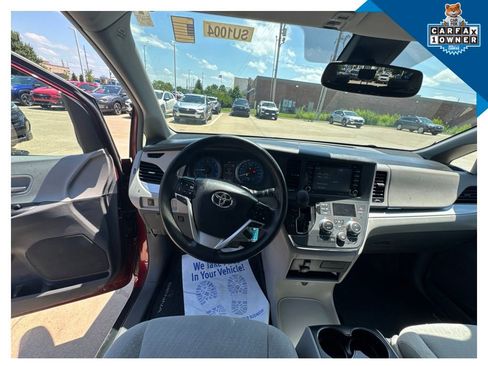 Used 2018 Toyota Sienna LE AWD/4WD image 11