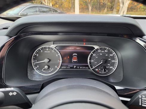 Used 2025 Nissan Pathfinder SV image 21