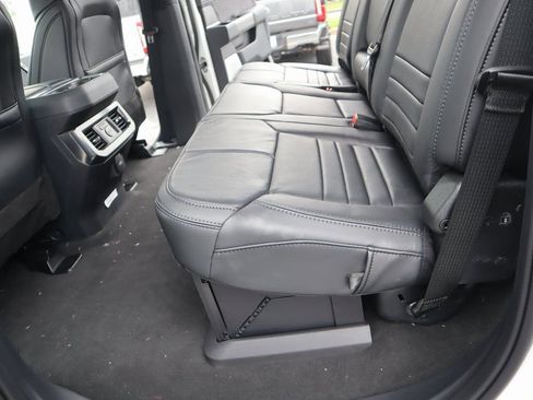 New 2025 Ford F250 Platinum w/ FX4 Off-Road Package image 13