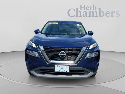 Used 2023 Nissan Rogue SV FWD image 2