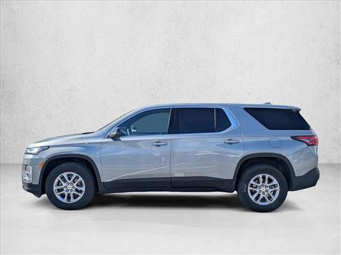 Used 2023 Chevrolet Traverse LS image 7