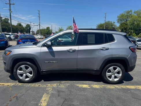Used 2019 Jeep Compass Latitude w/ Cold Weather Group AWD/4WD image 10