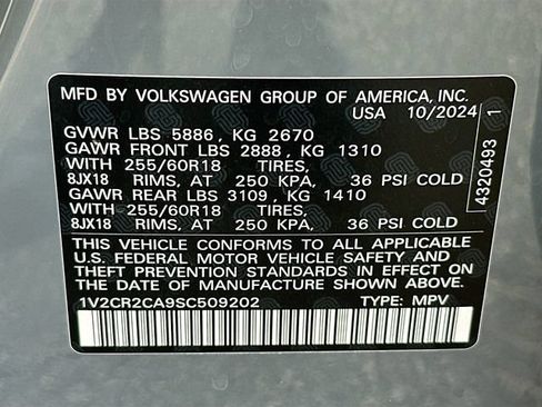 Used 2025 Volkswagen Atlas Peak Edition SE AWD/4WD image 36