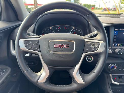 Used 2023 GMC Terrain SLT w/ Infotainment Package II FWD image 10