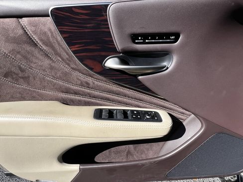 Used 2020 Lexus LS 500 w/ Interior Upgrade Package image 13