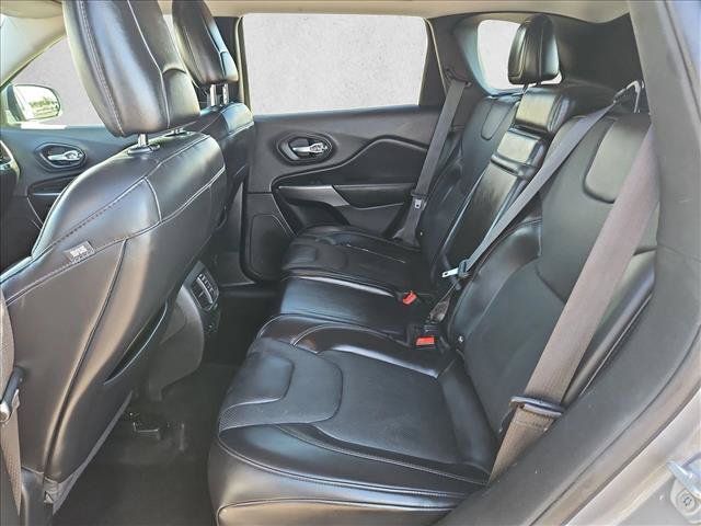Used 2019 Jeep Cherokee Limited w/ Technology Group FWD image 24