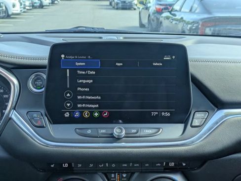 Used 2025 Chevrolet Blazer LT FWD image 18