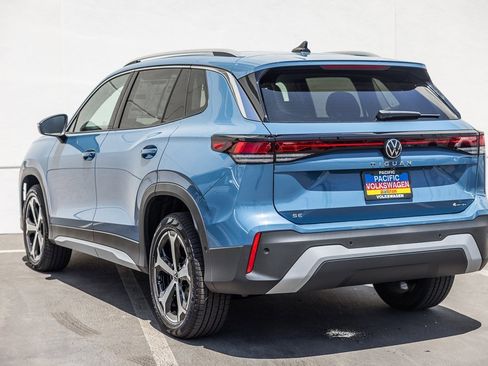 New 2026 Volkswagen Tiguan SE image 3