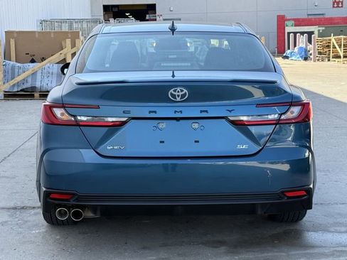 Used 2025 Toyota Camry SE image 5